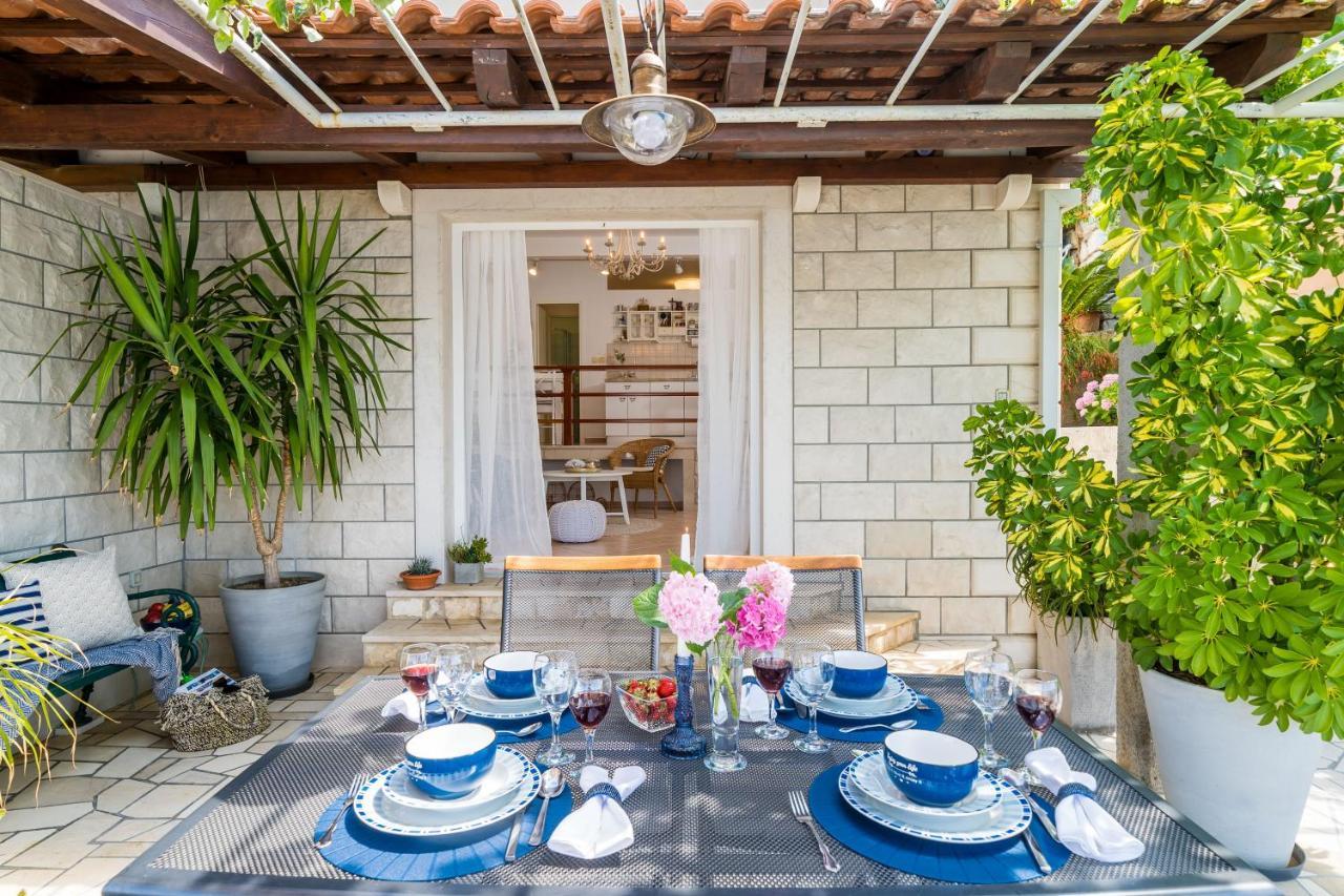 Apartments Ratac Lobrovic With Private Beach And Beautiful Sunset Слано Экстерьер фото