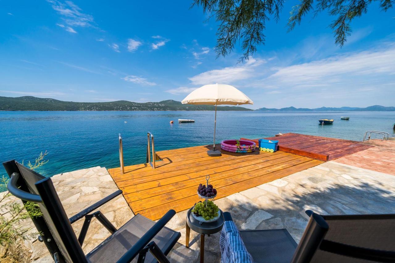 Apartments Ratac Lobrovic With Private Beach And Beautiful Sunset Слано Экстерьер фото