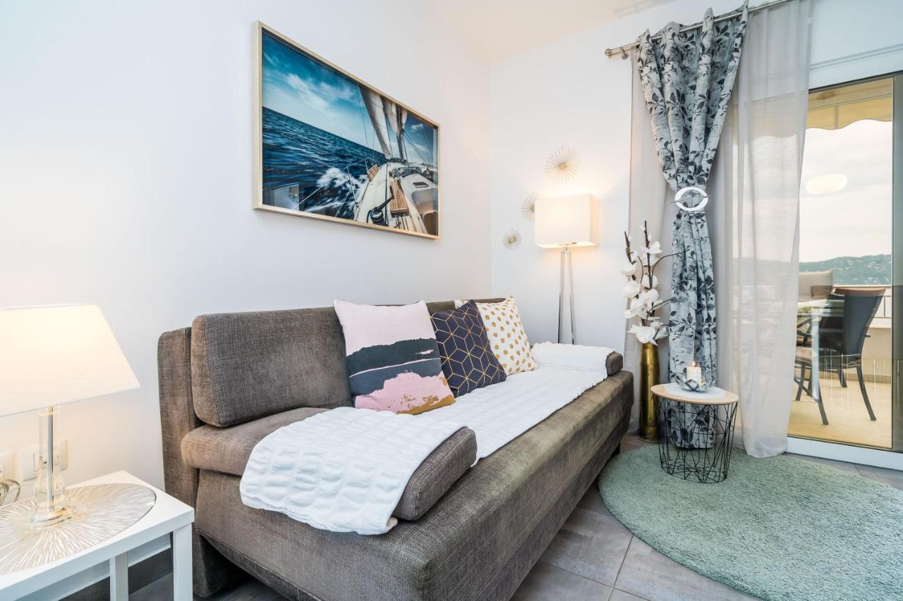 Apartments Ratac Lobrovic With Private Beach And Beautiful Sunset Слано Экстерьер фото