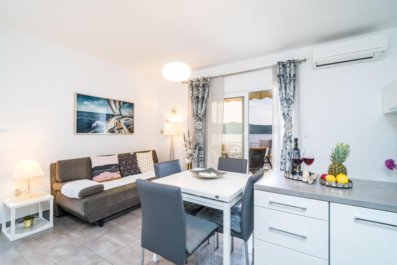 Apartments Ratac Lobrovic With Private Beach And Beautiful Sunset Слано Экстерьер фото