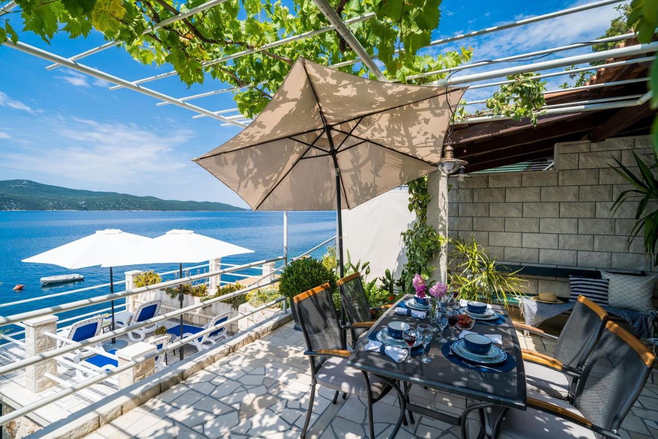 Apartments Ratac Lobrovic With Private Beach And Beautiful Sunset Слано Экстерьер фото
