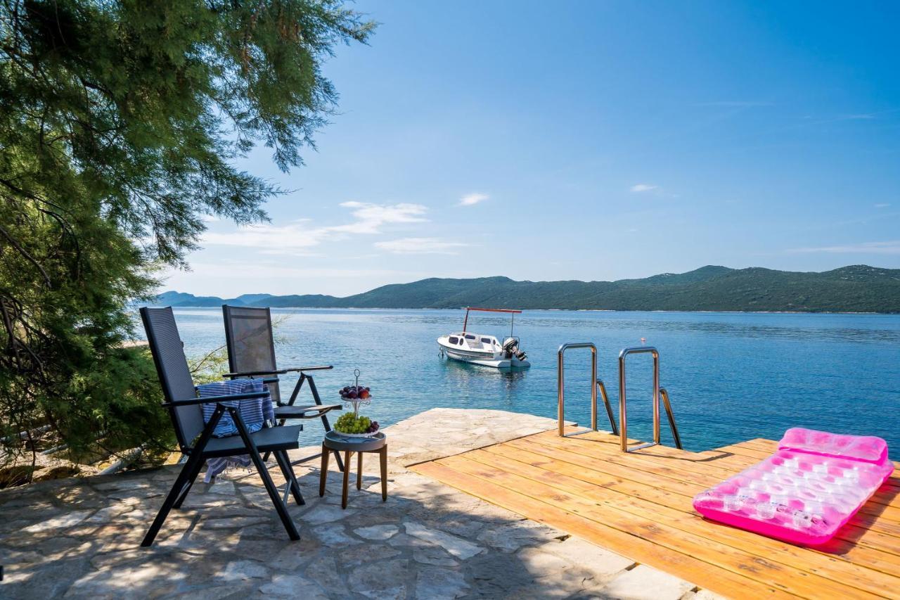 Apartments Ratac Lobrovic With Private Beach And Beautiful Sunset Слано Экстерьер фото